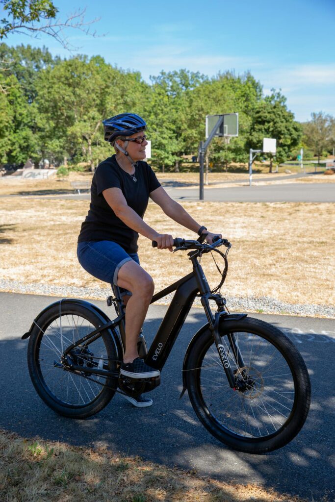 cykelhjelm på elcykel